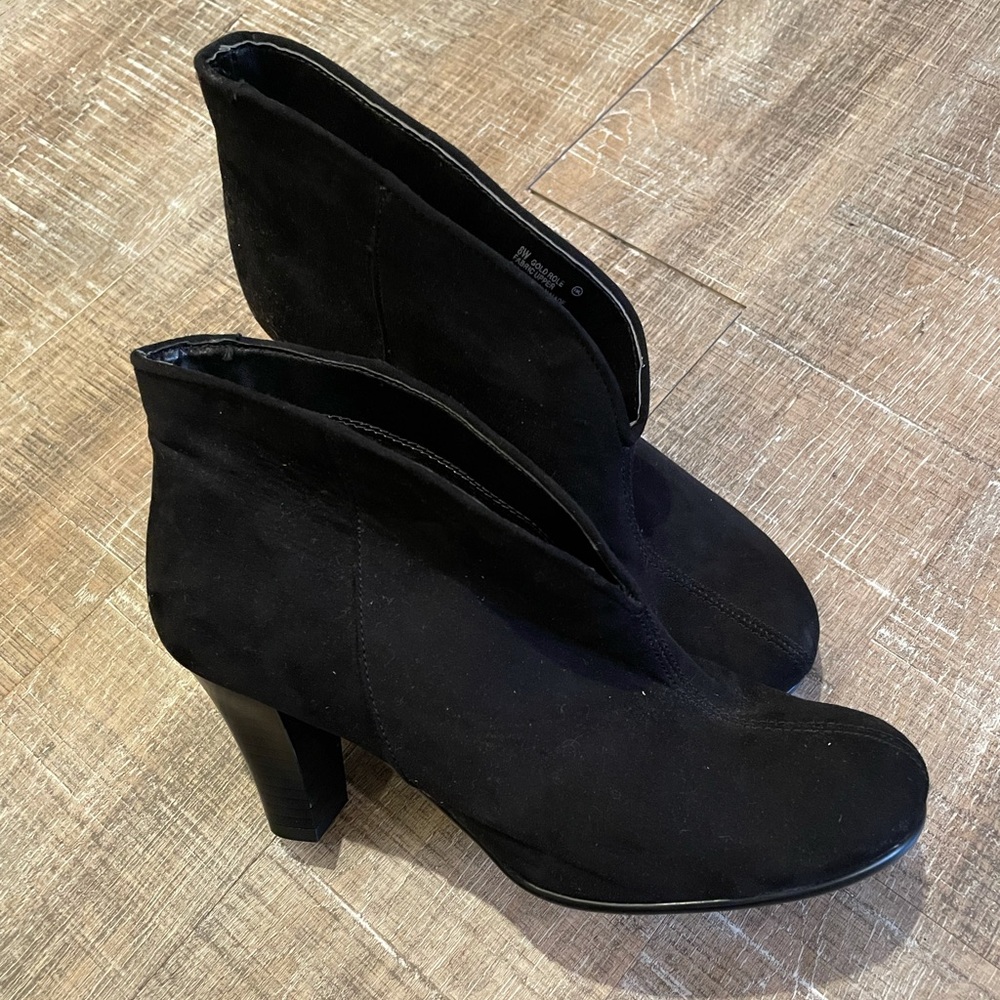 A2 by Aerosoles black suede bootie